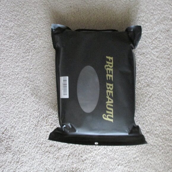 26" Wig Long Dark Brown Wavy Middle Part Wavy Hair BRAND NEW Heat Resistant - Picture 3 of 6